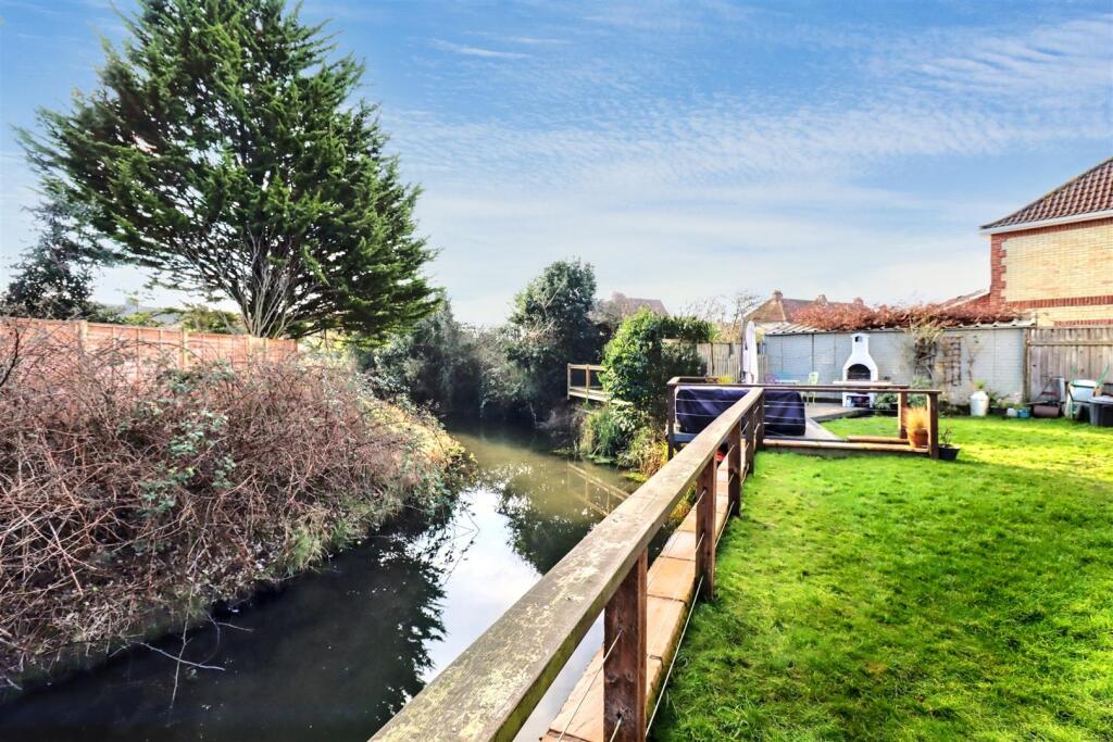 Additional image 14 of Perfectly placed between Clevedon Town Centre and Seafront