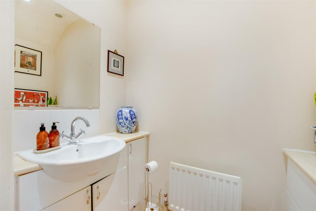 Additional image 18 of Sunray Avenue, Bromley