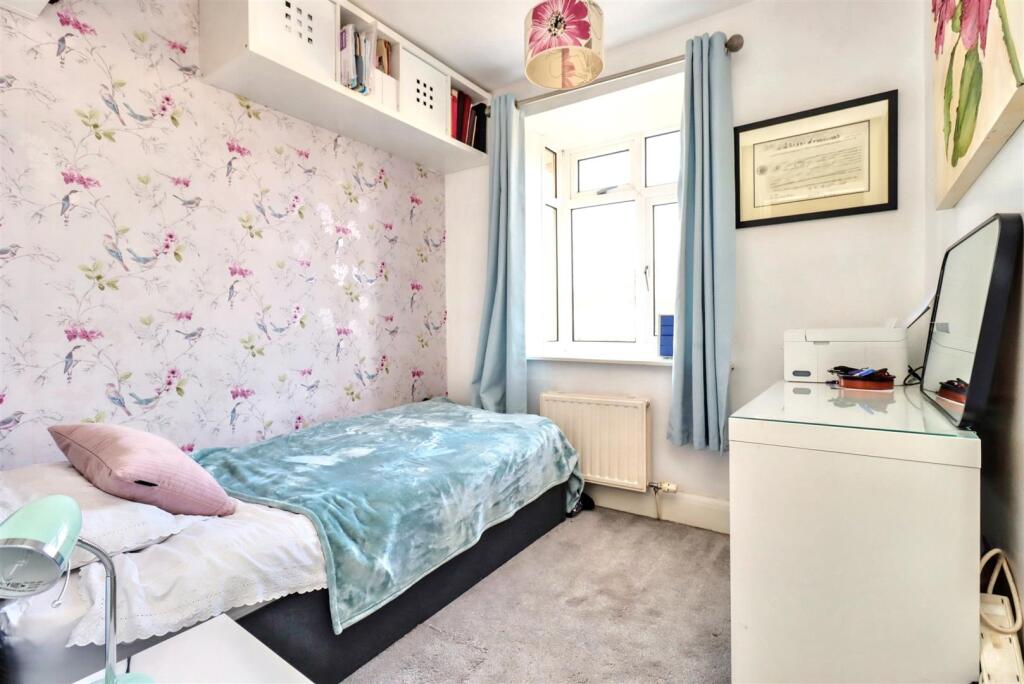 Additional image 11 of Perfectly placed between Clevedon Town Centre and Seafront