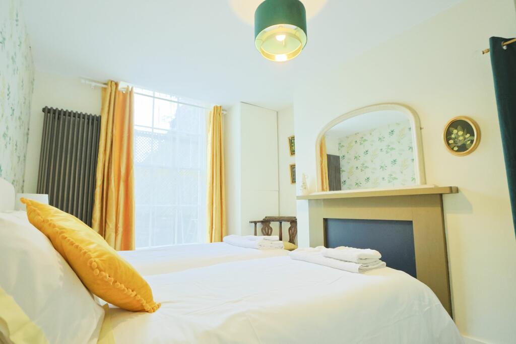 Additional image 18 of Basement Flat,  Caledonia Place, Bristol