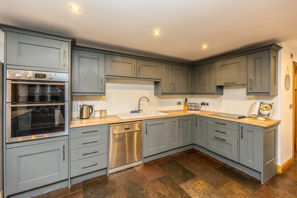 Additional image 7 of Whitechapel Road, Cleckheaton