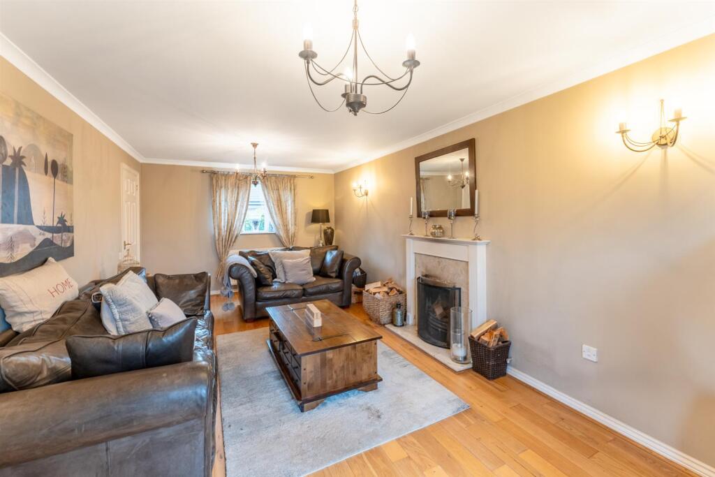 Additional image 4 of Cedern Avenue, Elborough - IMPRESSIVELY LARGE