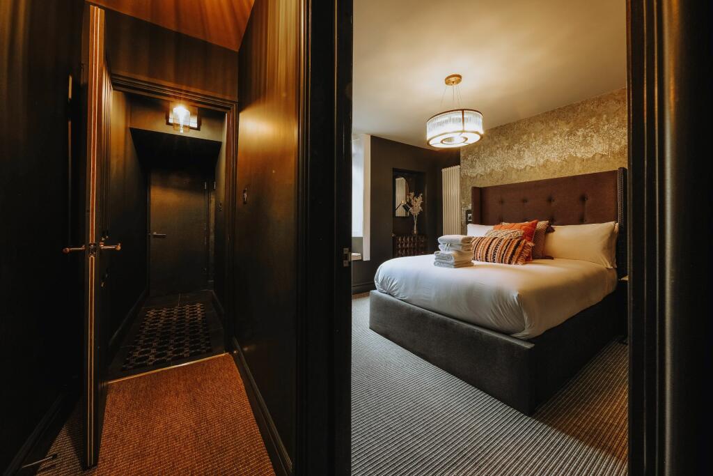 Additional image 4 of Basement Flat,  St. Pauls Road, Clifton, Bristol