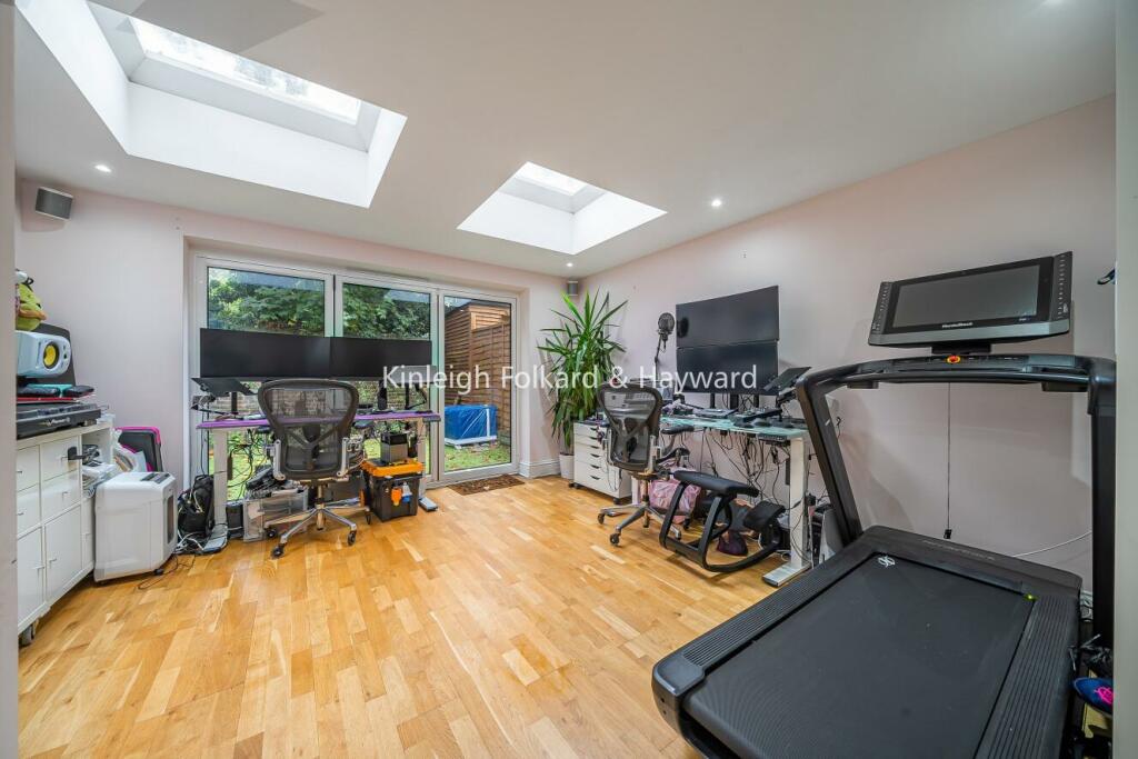 Additional image 15 of Ullswater Close, Bromley