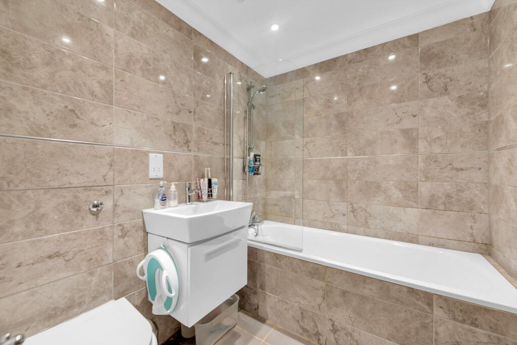 Additional image 8 of Oakwood Close, Chislehurst, BR7