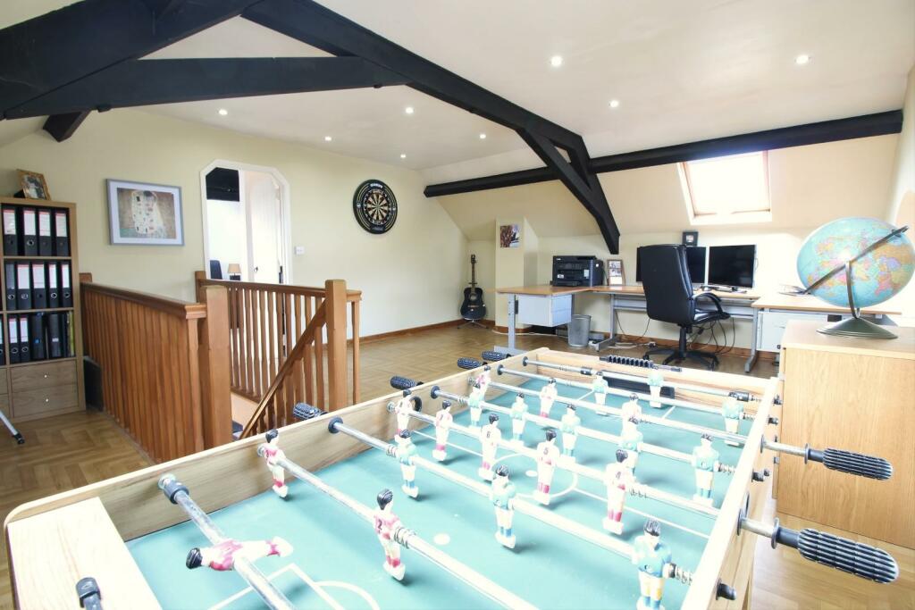 Additional image 24 of Character property in the village of Claverham