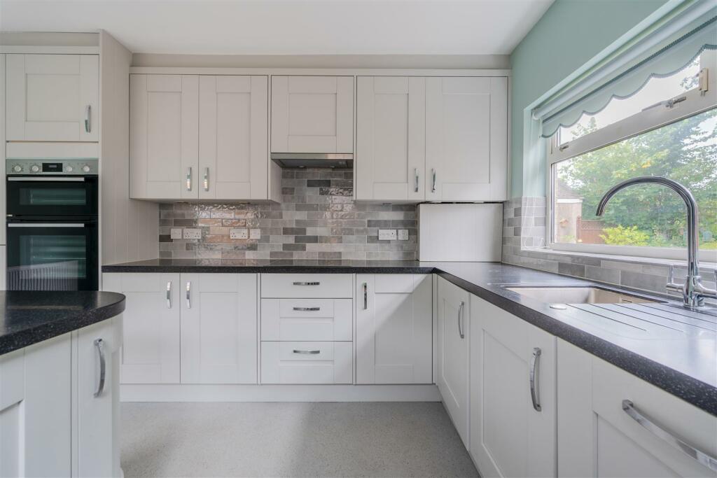 Additional image 12 of Oaklands Drive, Oldland Common