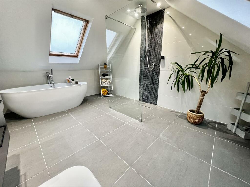 Additional image 2 of Thompson Way, West Wick - DECEPTIVE HOUSE!