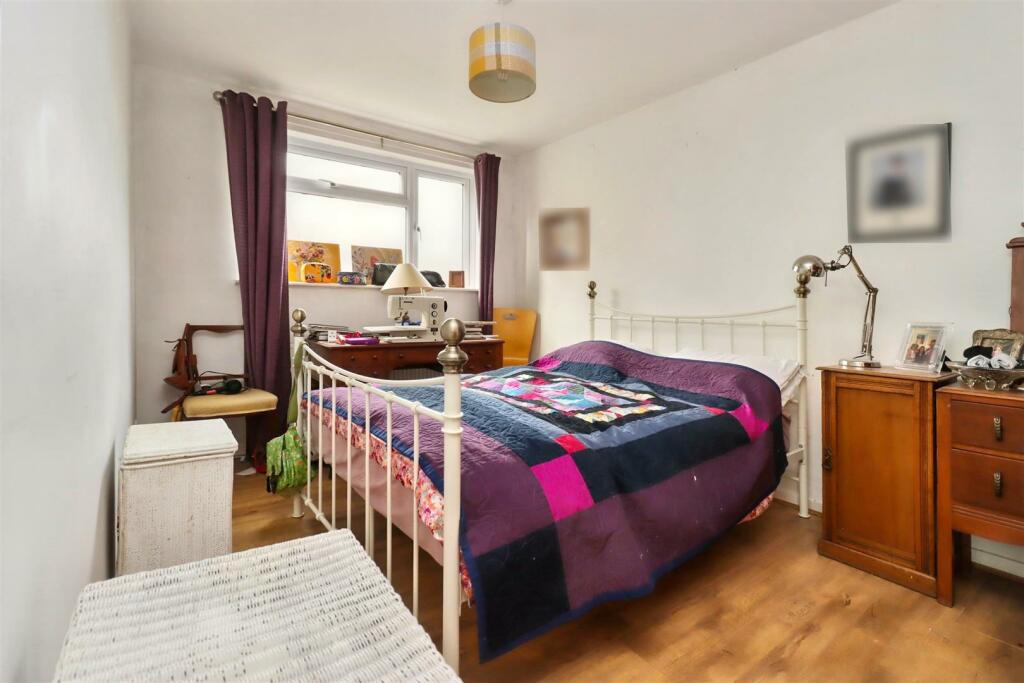 Additional image 5 of Adjacent to coastal walks in Clevedon