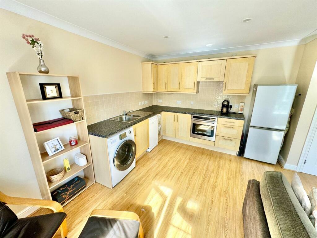 Additional image 4 of Burlington Road, Portishead.