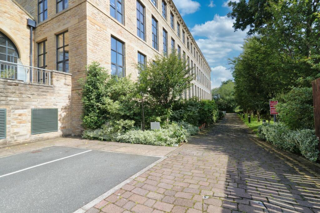 Additional image 12 of Meadow Road, Apperley Bridge, Bradford, West Yorkshire, BD10
