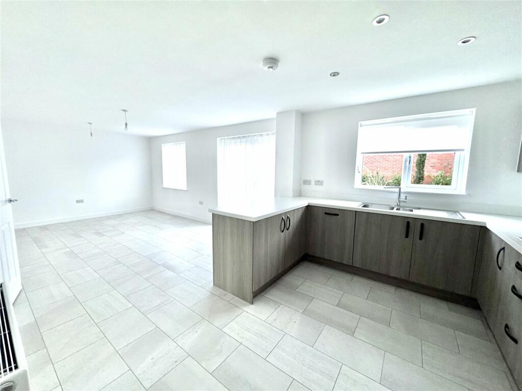 Additional image 8 of Cleve Wood, Thornbury, BS35