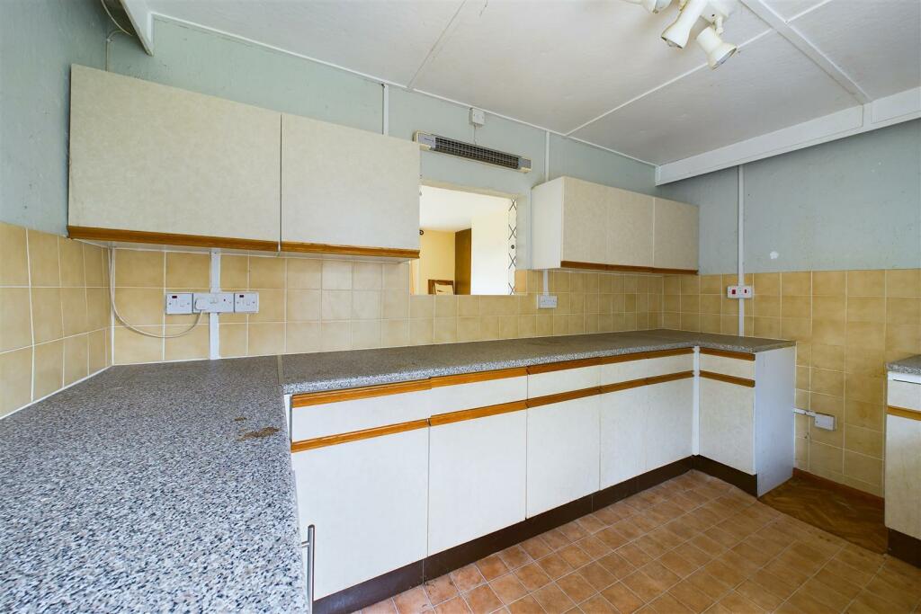 Additional image 12 of HOUSE | BASIC UPDATING | WRAXALL