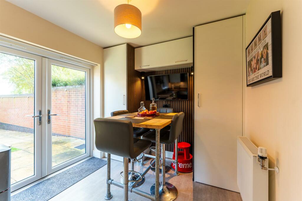 Additional image 6 of Hannah Drive, Locking - FANTASTIC FIRST HOME