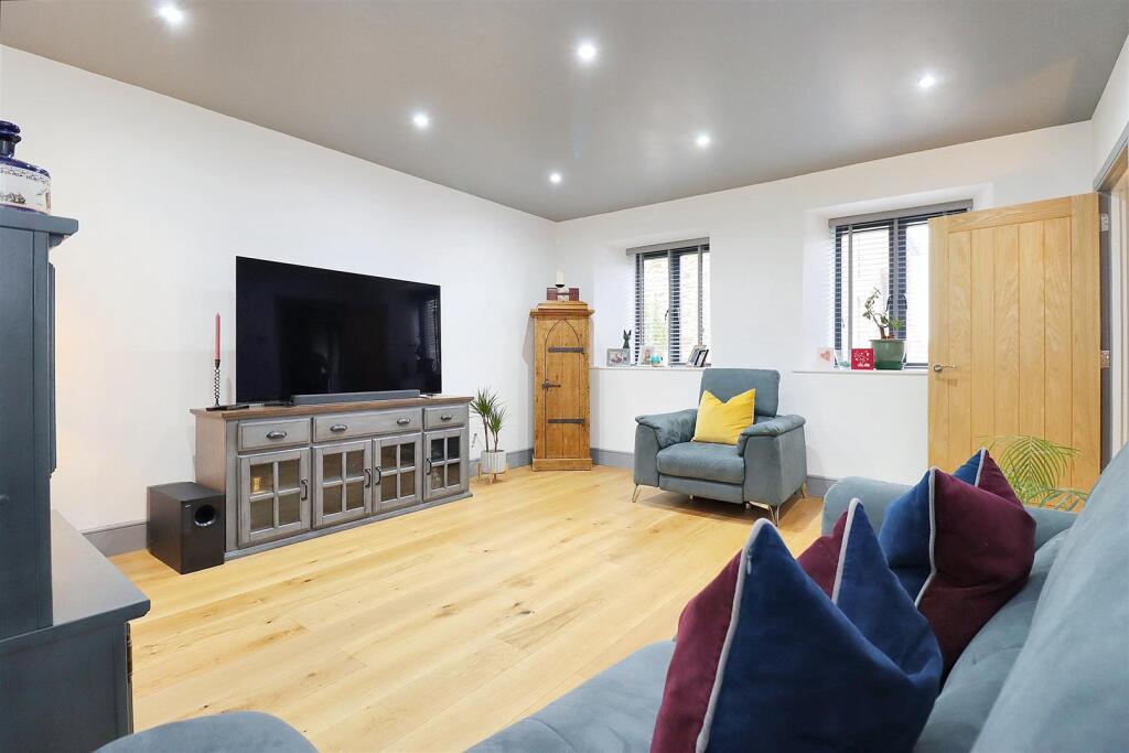 Additional image 3 of Beautifully converted barn in East Clevedon