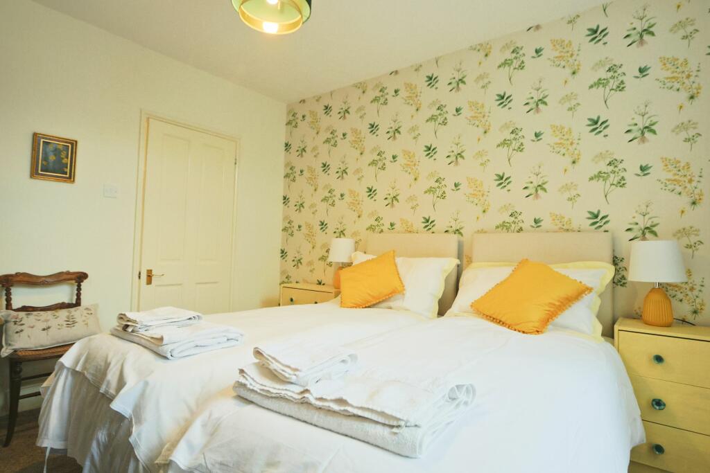 Additional image 11 of Basement Flat,  Caledonia Place, Bristol