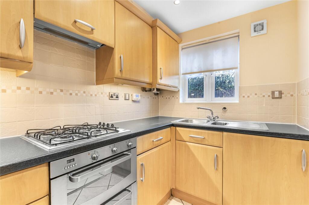 Additional image 4 of Sparkes Close, Bromley, BR2