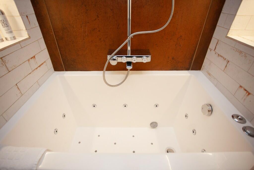 Additional image 15 of Royal York Crescent, Bristol, BS8