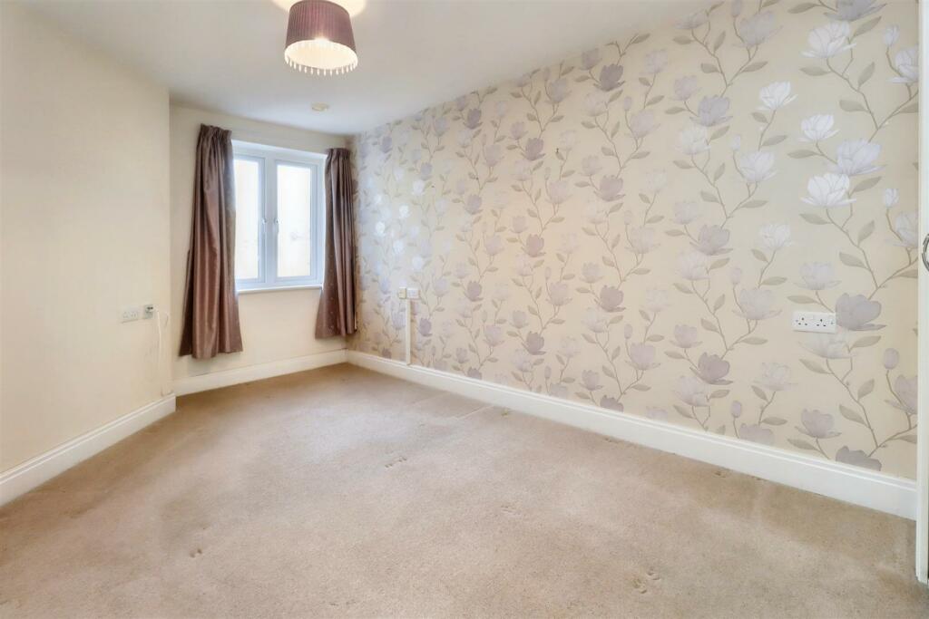 Additional image 6 of Within a short stroll to Clevedon Town Centre