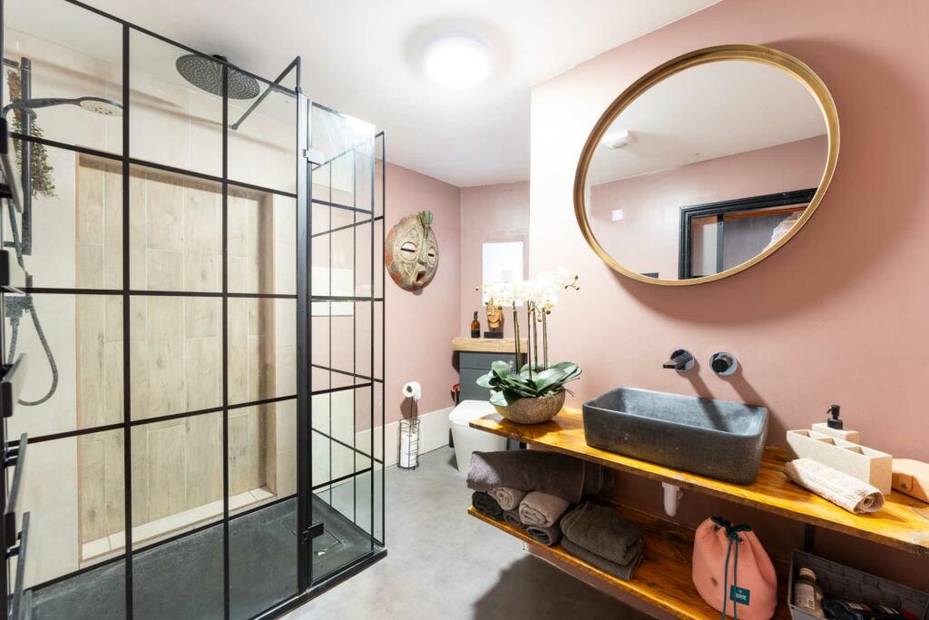 Additional image 21 of South Road - Refurbished & Character Filled Flat - No Chain