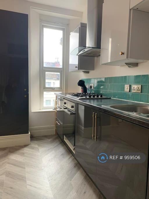 Primary image of Gloucester Road, Bristol, BS7