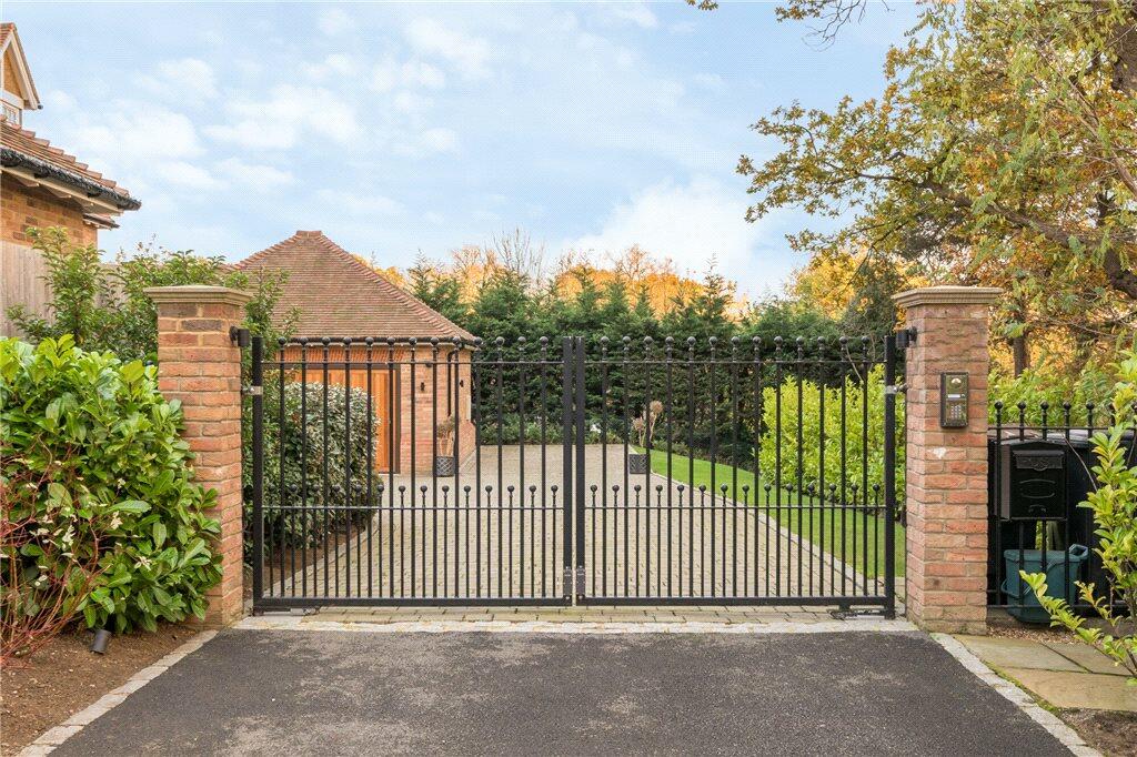 Additional image 42 of Plaistow Lane, Bromley