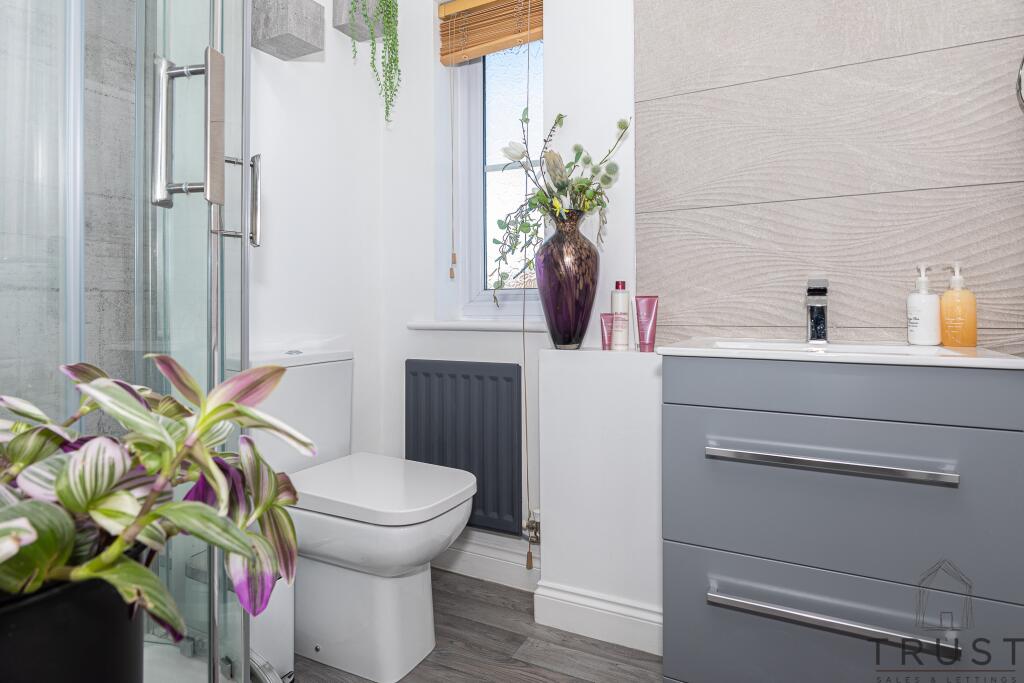 Additional image 35 of Pyenot Gardens, Cleckheaton