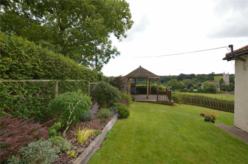 Additional image 15 of Detached four bedroom property with separate paddock in approximately 3/4 of an acre and buildings - Publow