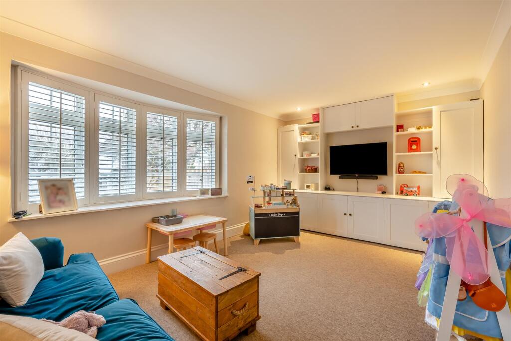 Additional image 9 of Stunning family living in the heart of Upper Clevedon