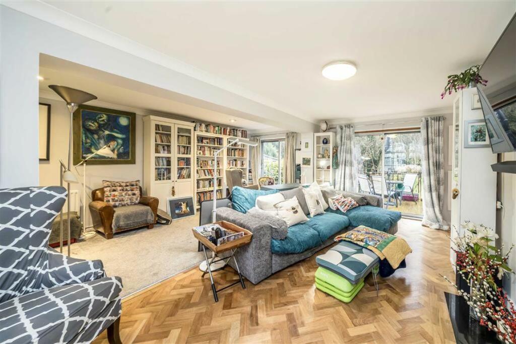 Additional image 2 of Clifford Avenue, Chislehurst