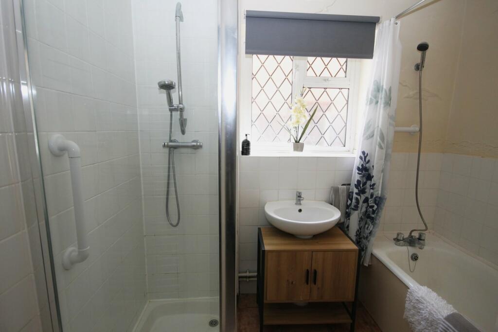 Additional image 9 of Elmers End Road, Beckenham, BR3