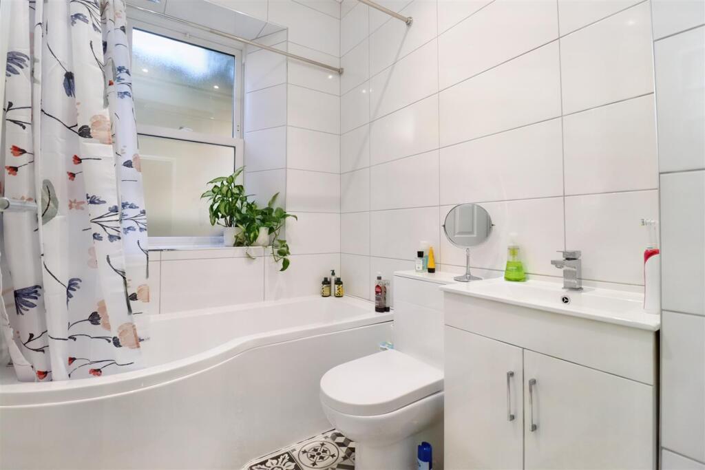 Additional image 11 of A beautiful Victorian apartment minutes from the seafront