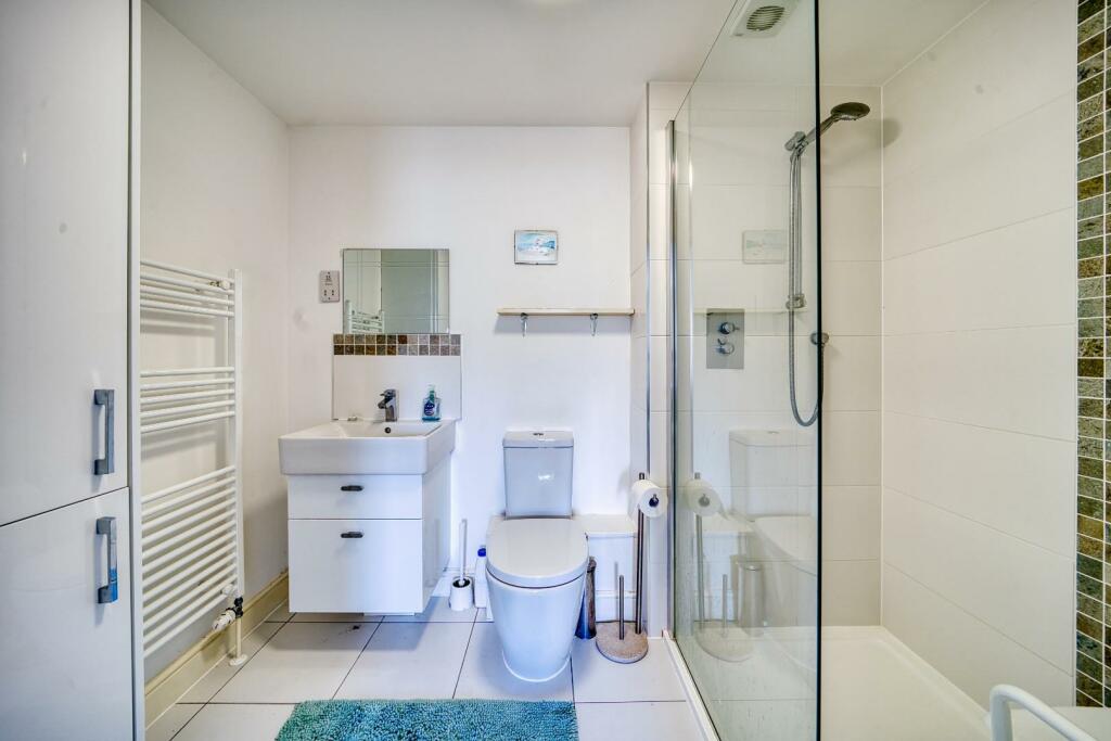 Additional image 7 of Retirement apartment just a stone's throw from the shops in Yatton