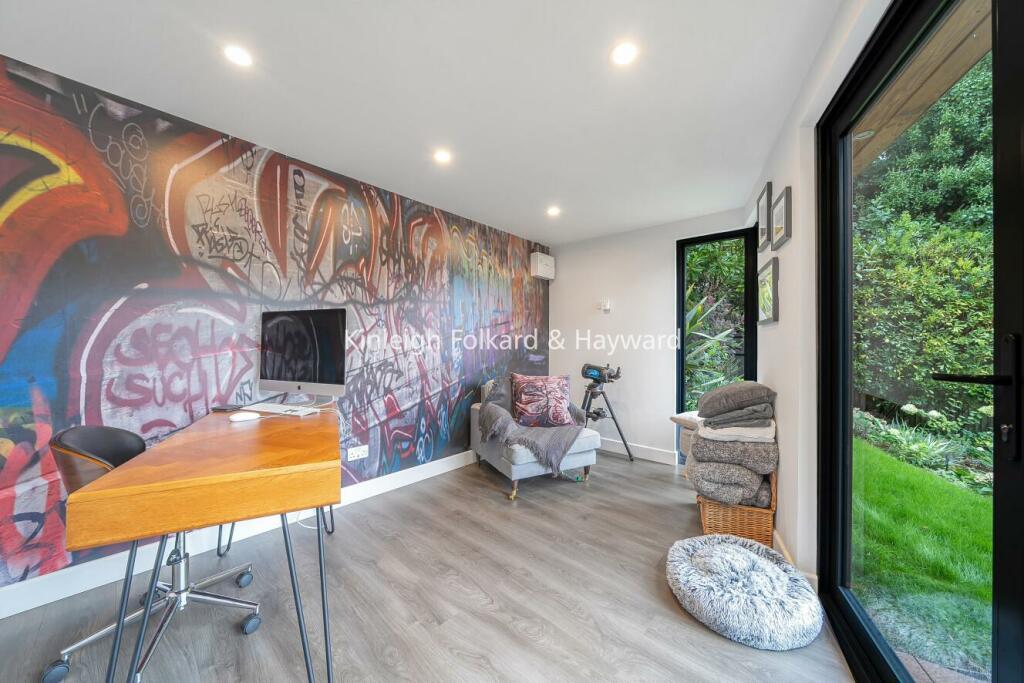 Additional image 6 of Pickwick Way, Chislehurst