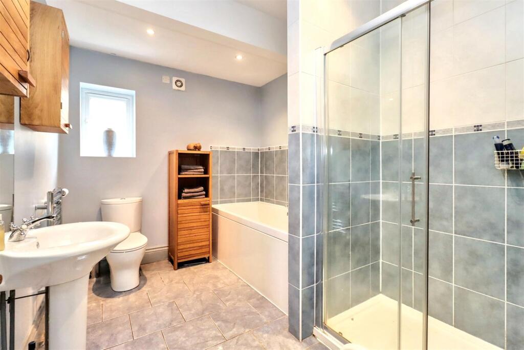 Additional image 16 of Nestled along a much admired Road in Upper Clevedon.