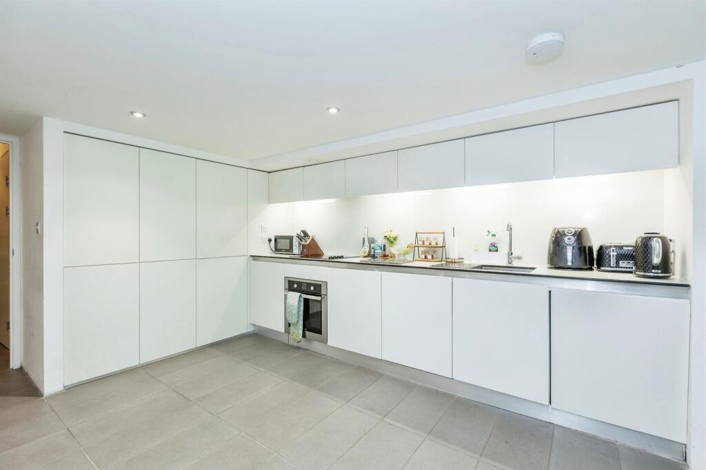 Additional image 7 of Lake Shore Drive, Bristol