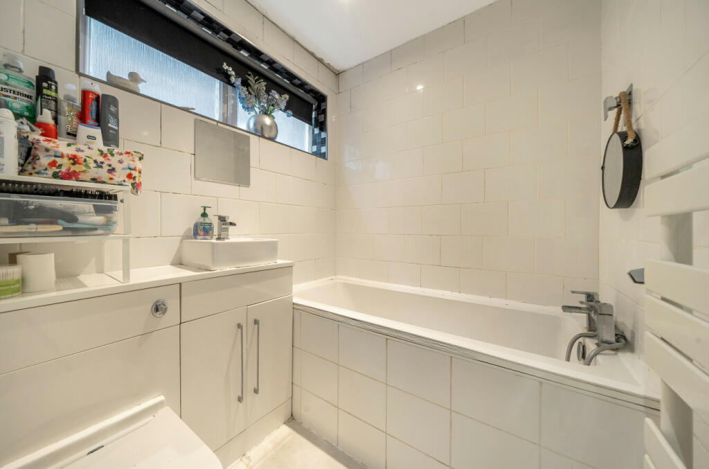 Additional image 11 of Hillview Road, Chislehurst, Kent, BR7