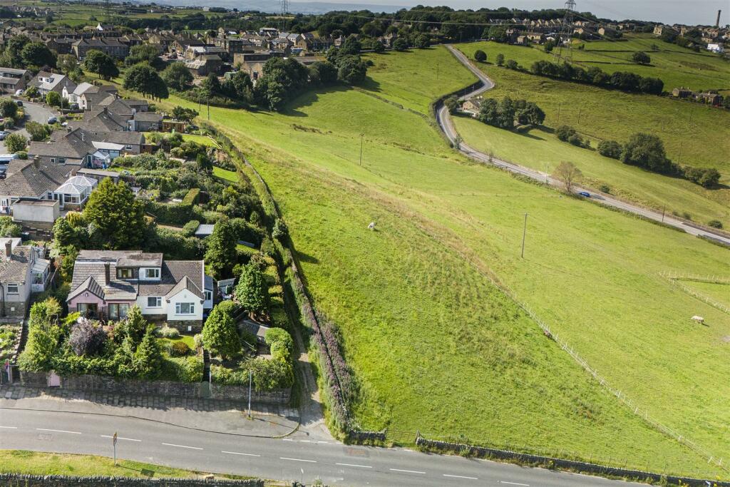Additional image 21 of Back Lane, Queensbury