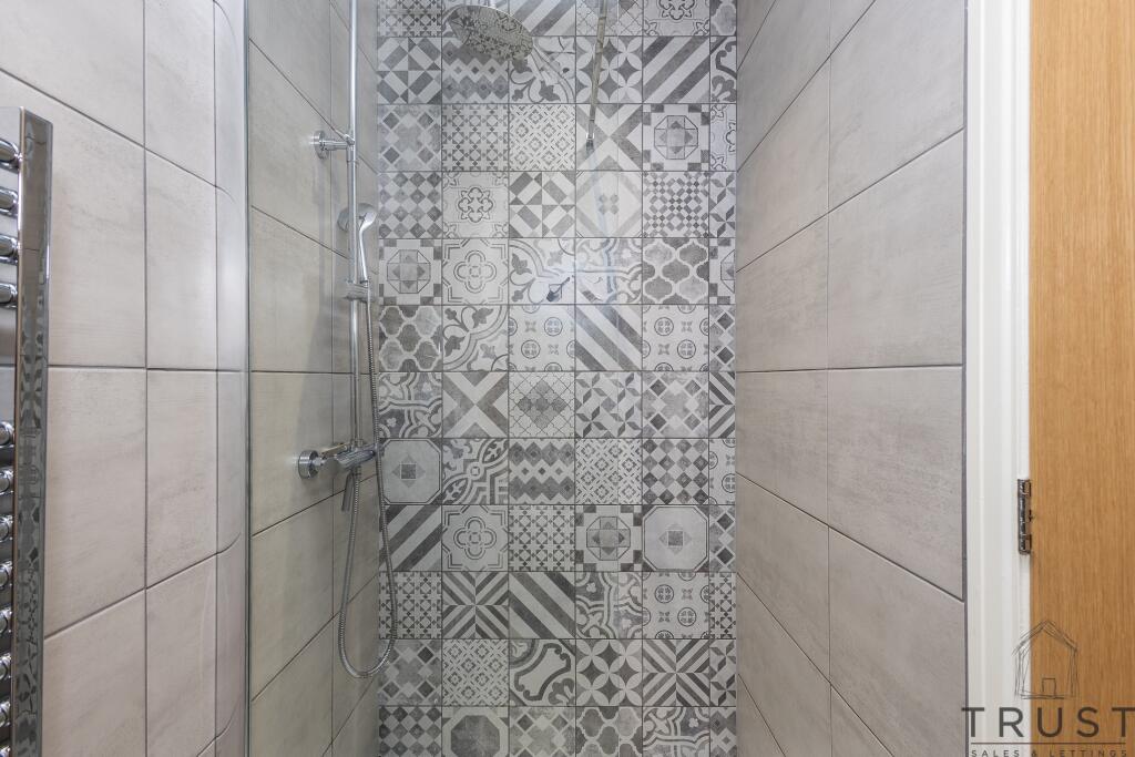 Additional image 34 of Manor Park Gardens, Gomersal BD19 4BA