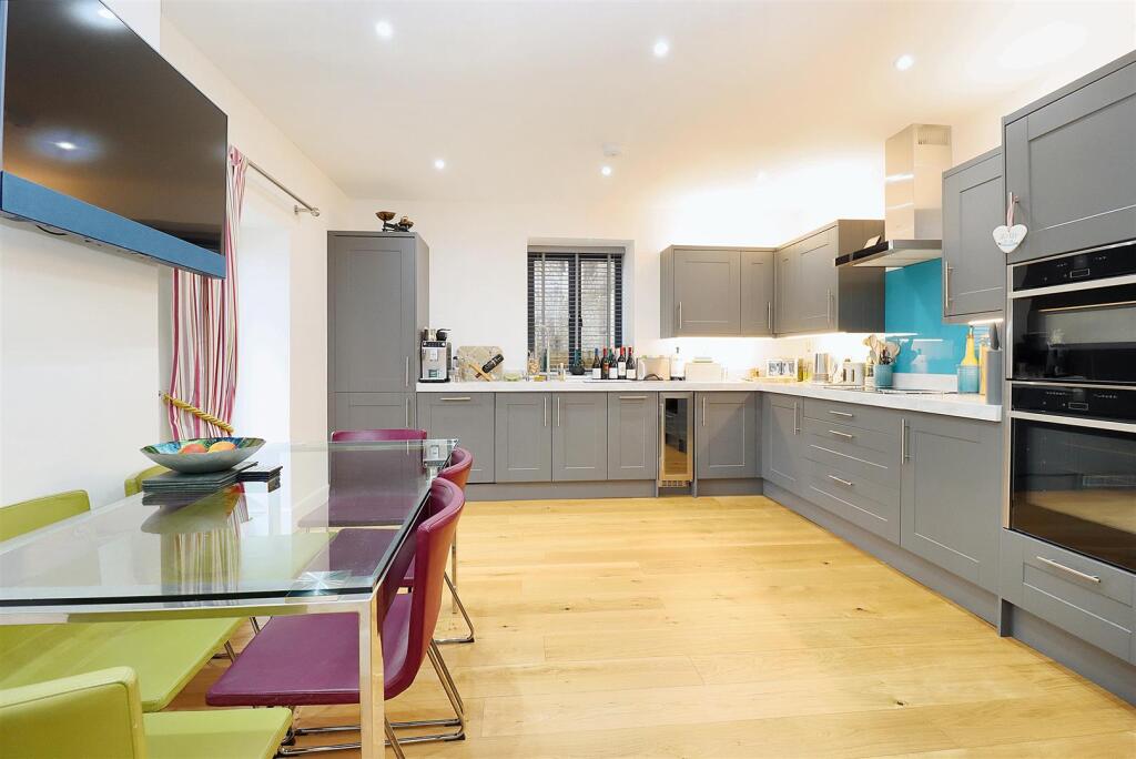 Additional image 2 of Beautifully converted barn in East Clevedon