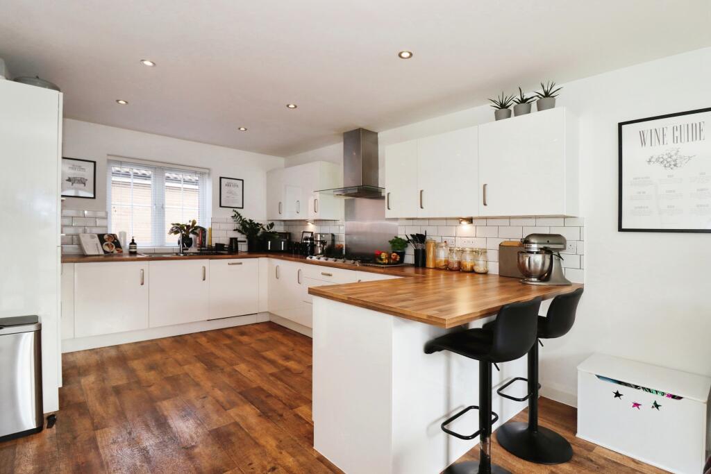 Primary image of Newbury Chase, Downend, Bristol, BS16