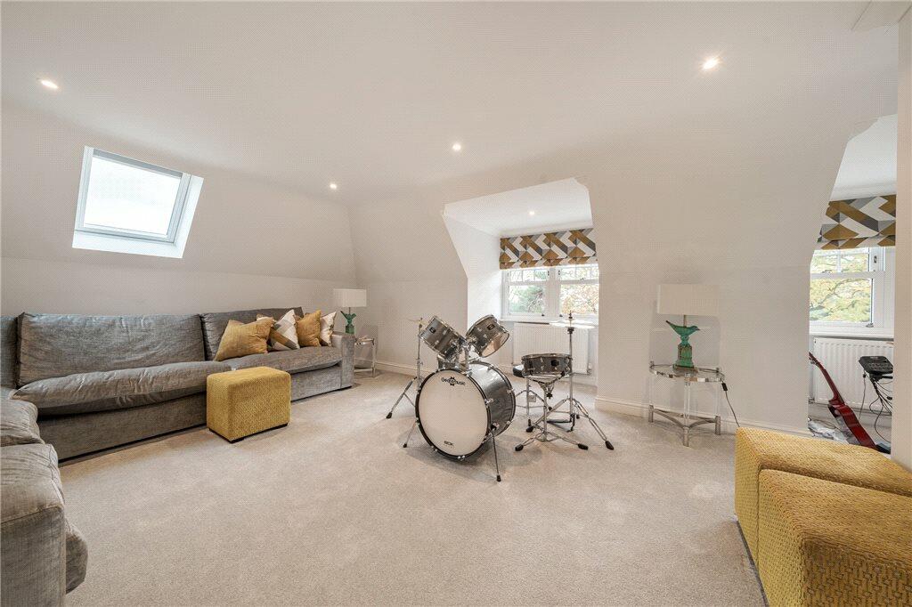 Additional image 35 of Plaistow Lane, Bromley