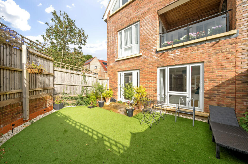 Additional image 15 of Cottonwood Close, Farnborough, Orpington, Kent, BR6