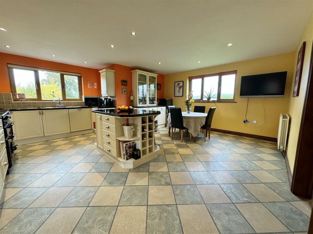 Additional image 3 of Sandford