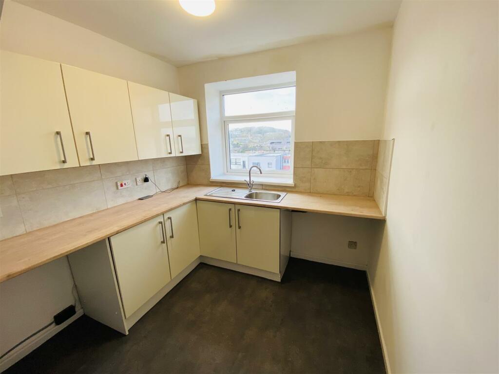 Additional image 5 of Bankdale House, Otley Road, Shipley