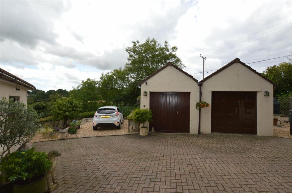 Additional image 13 of Detached four bedroom property with separate paddock in approximately 3/4 of an acre and buildings - Publow