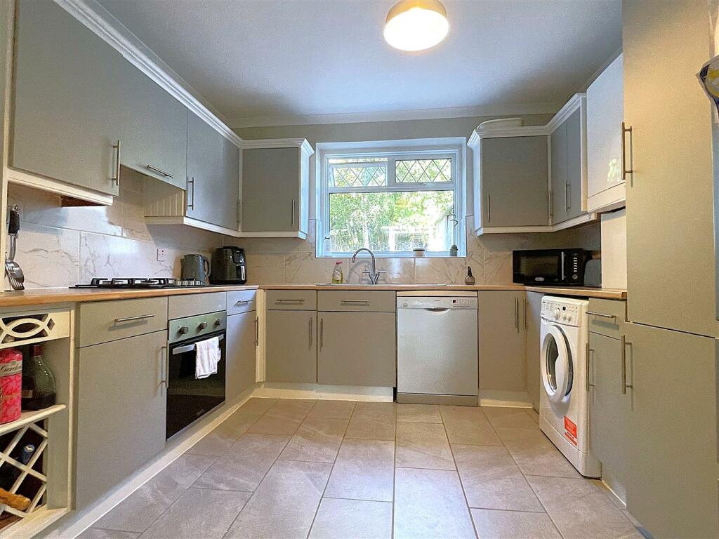 Additional image 16 of Warren Avenue, Shortlands, BR2