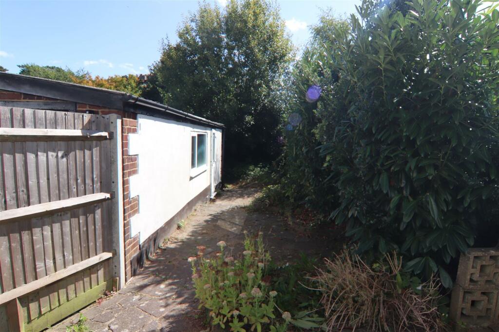 Additional image 14 of Hayes Wood Avenue, Hayes
