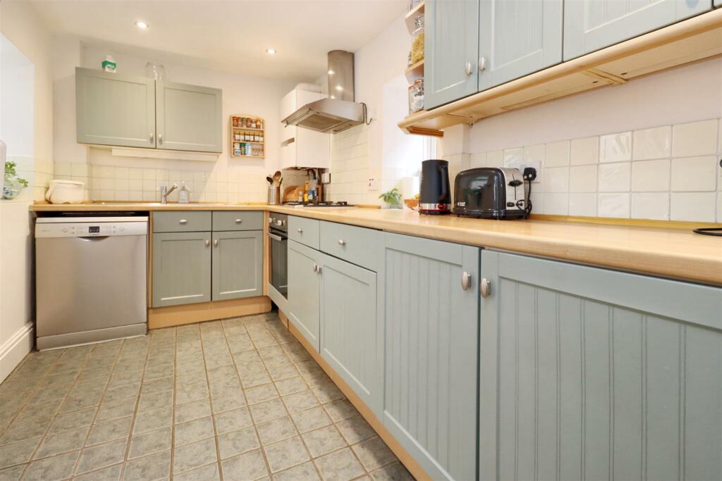 Additional image 4 of Short walk to Clevedon Town Centre