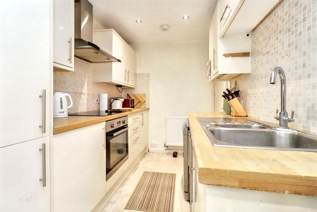 Additional image 13 of Short walk to Clevedon Town Centre